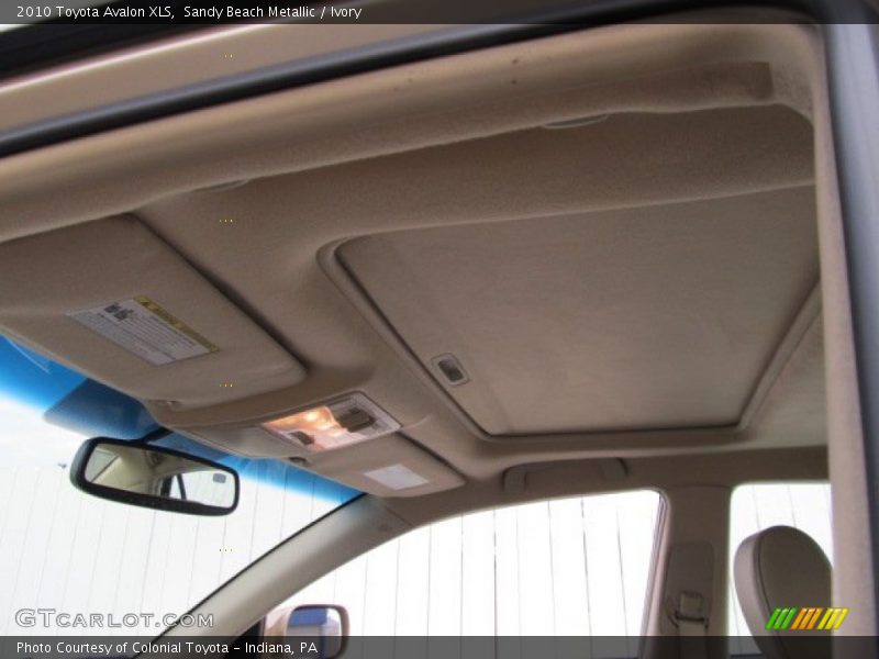 Sandy Beach Metallic / Ivory 2010 Toyota Avalon XLS