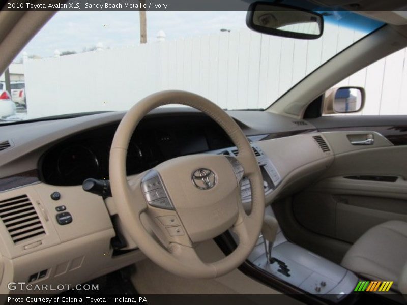 Sandy Beach Metallic / Ivory 2010 Toyota Avalon XLS