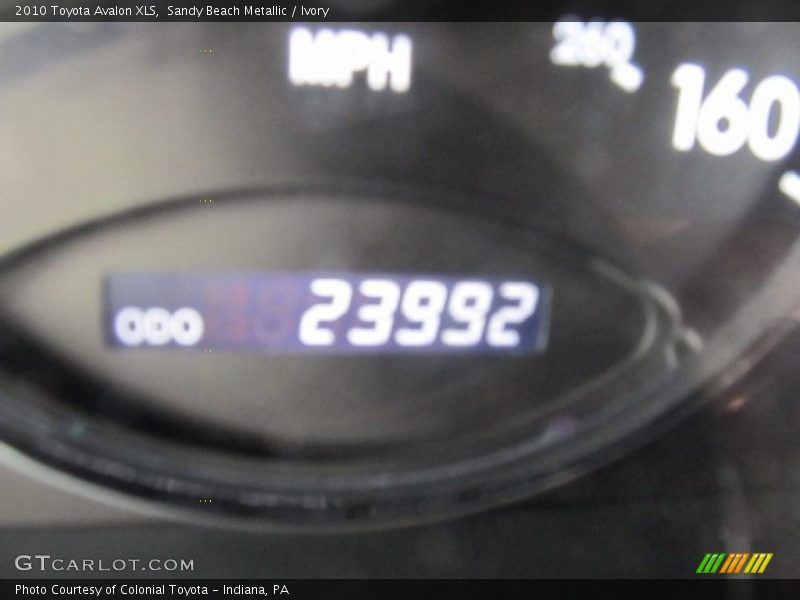 Sandy Beach Metallic / Ivory 2010 Toyota Avalon XLS