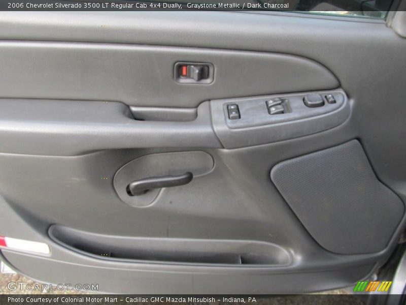 Door Panel of 2006 Silverado 3500 LT Regular Cab 4x4 Dually