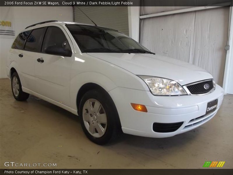 Cloud 9 White / Dark Pebble/Light Pebble 2006 Ford Focus ZXW SE Wagon