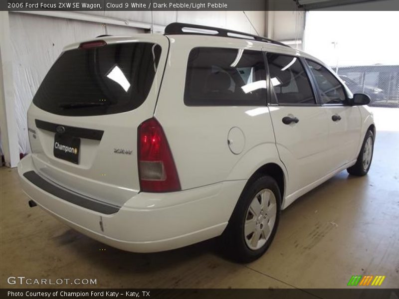 Cloud 9 White / Dark Pebble/Light Pebble 2006 Ford Focus ZXW SE Wagon