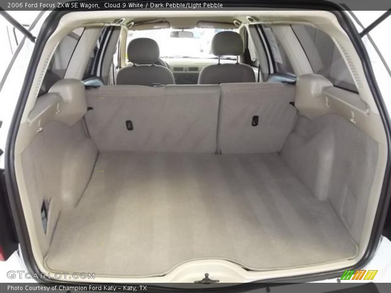  2006 Focus ZXW SE Wagon Trunk