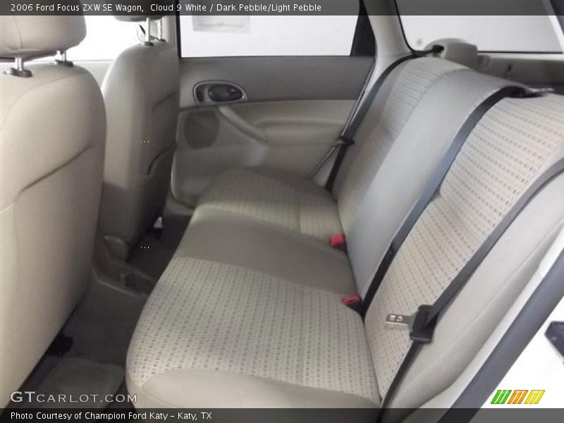  2006 Focus ZXW SE Wagon Dark Pebble/Light Pebble Interior