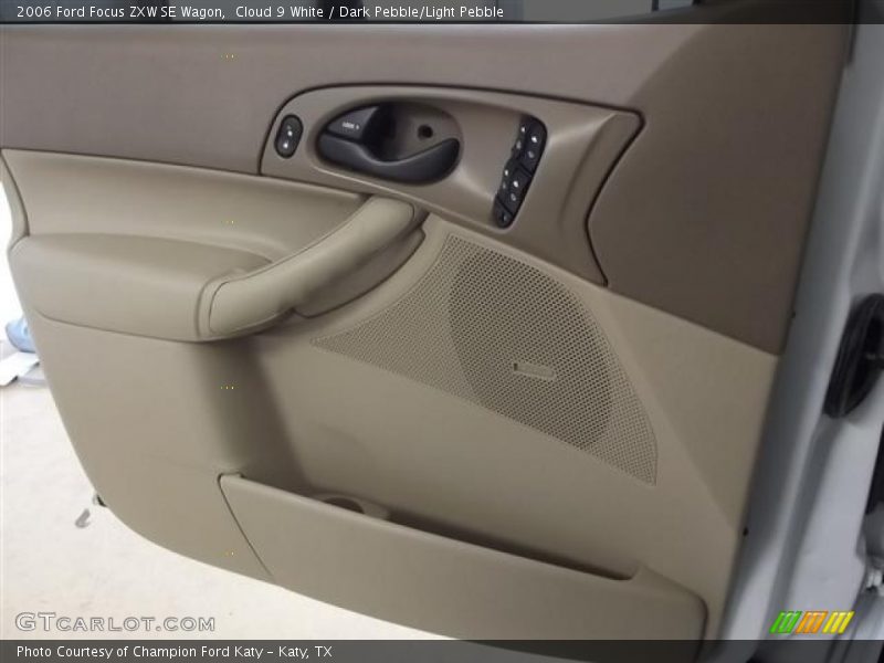 Cloud 9 White / Dark Pebble/Light Pebble 2006 Ford Focus ZXW SE Wagon