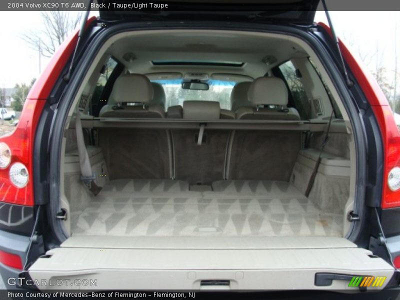  2004 XC90 T6 AWD Trunk