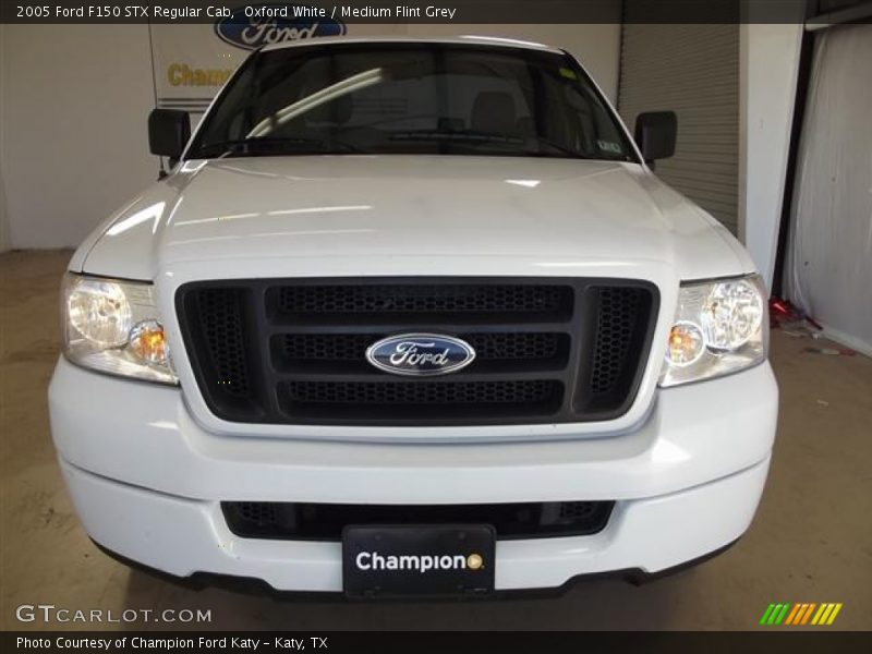 Oxford White / Medium Flint Grey 2005 Ford F150 STX Regular Cab