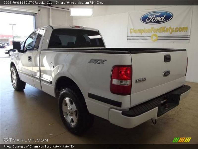 Oxford White / Medium Flint Grey 2005 Ford F150 STX Regular Cab
