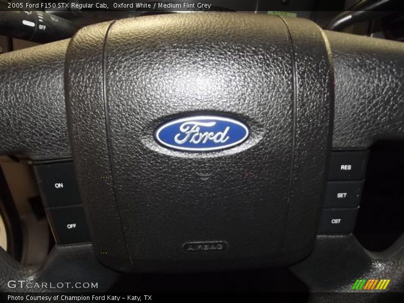 Oxford White / Medium Flint Grey 2005 Ford F150 STX Regular Cab