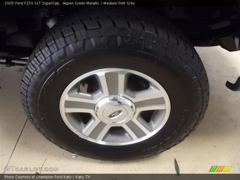 Aspen Green Metallic / Medium Flint Grey 2005 Ford F150 XLT SuperCab
