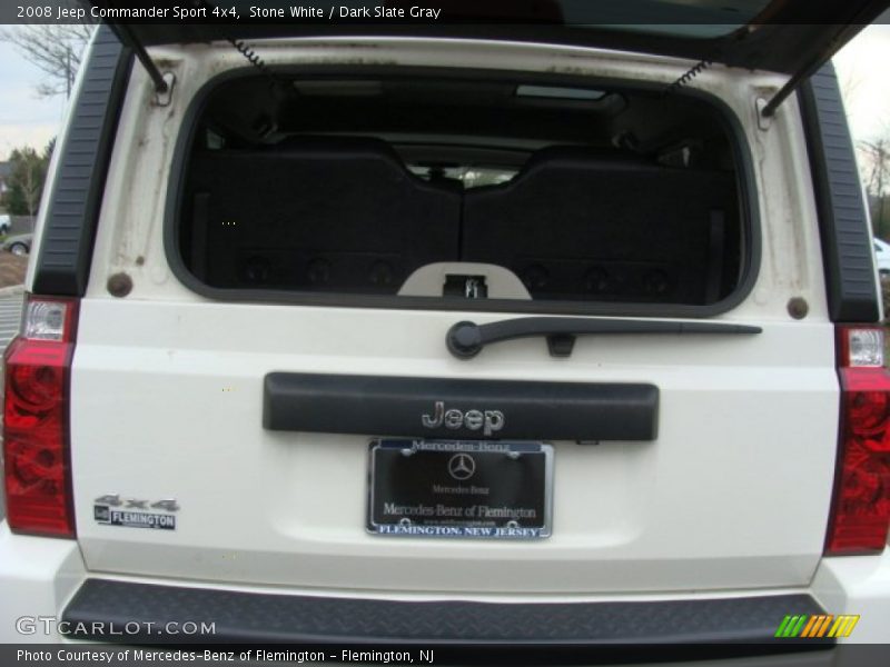 Stone White / Dark Slate Gray 2008 Jeep Commander Sport 4x4