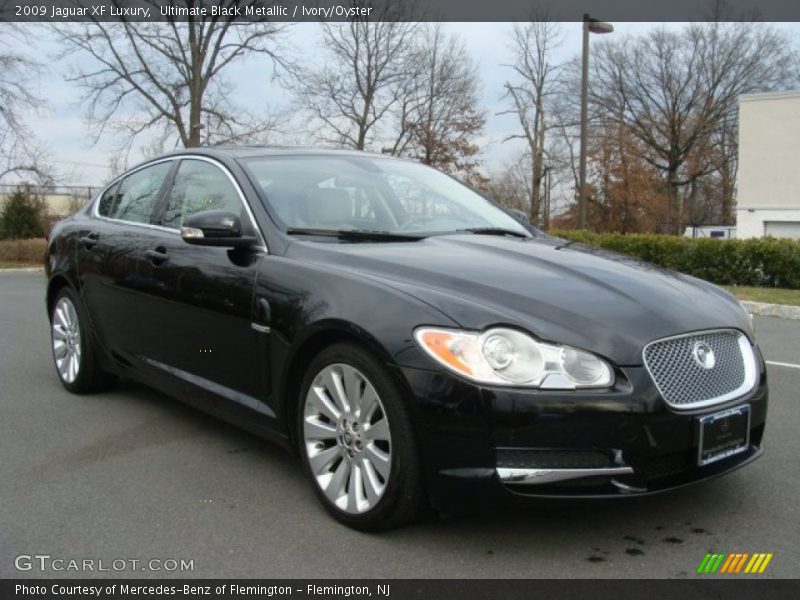 Front 3/4 View of 2009 XF Luxury