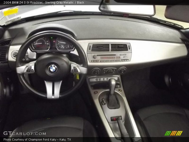 Dashboard of 2004 Z4 3.0i Roadster