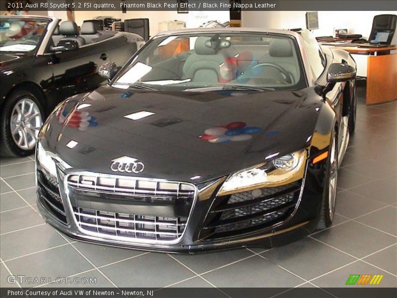  2011 R8 Spyder 5.2 FSI quattro Phantom Black Pearl Effect