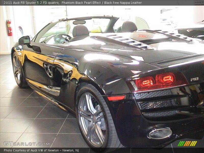 Phantom Black Pearl Effect / Black Fine Nappa Leather 2011 Audi R8 Spyder 5.2 FSI quattro