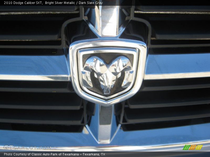 Bright Silver Metallic / Dark Slate Gray 2010 Dodge Caliber SXT