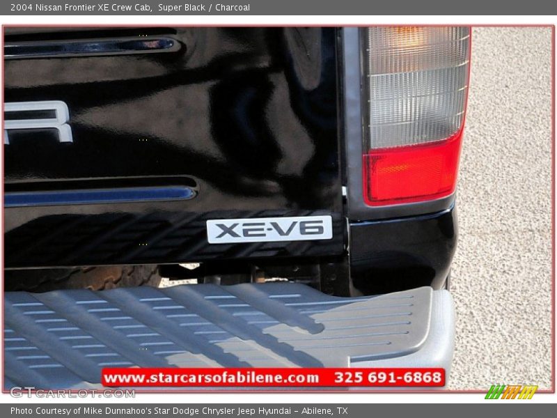Super Black / Charcoal 2004 Nissan Frontier XE Crew Cab