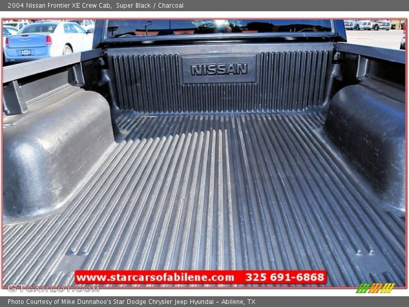 Super Black / Charcoal 2004 Nissan Frontier XE Crew Cab