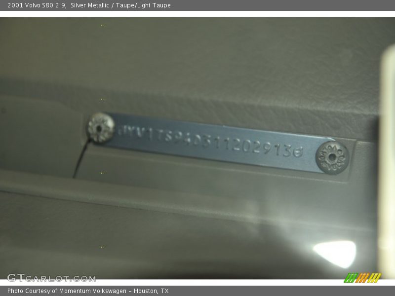 Silver Metallic / Taupe/Light Taupe 2001 Volvo S80 2.9