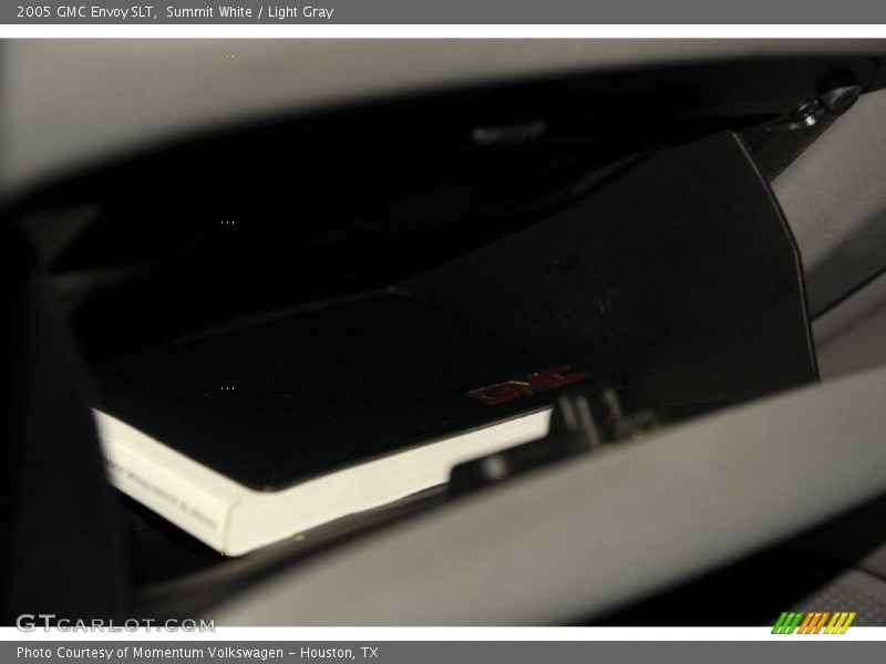 Summit White / Light Gray 2005 GMC Envoy SLT