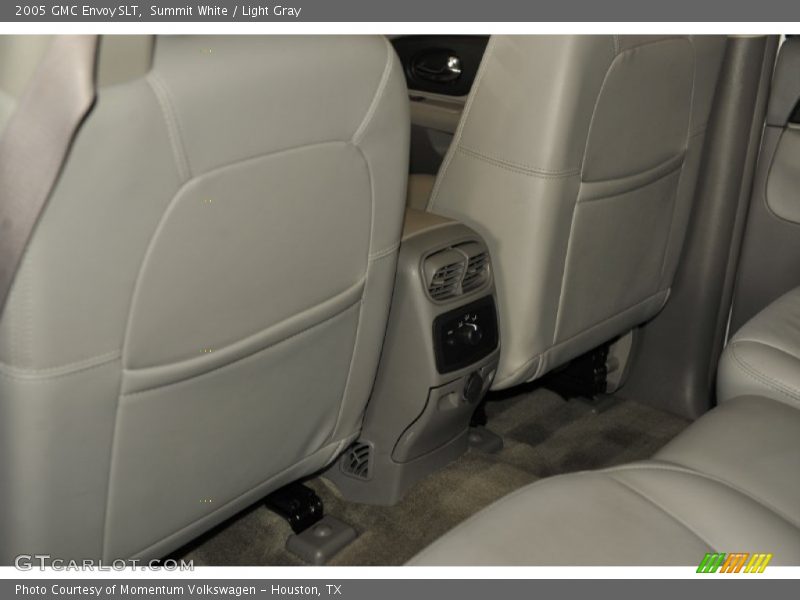 Summit White / Light Gray 2005 GMC Envoy SLT