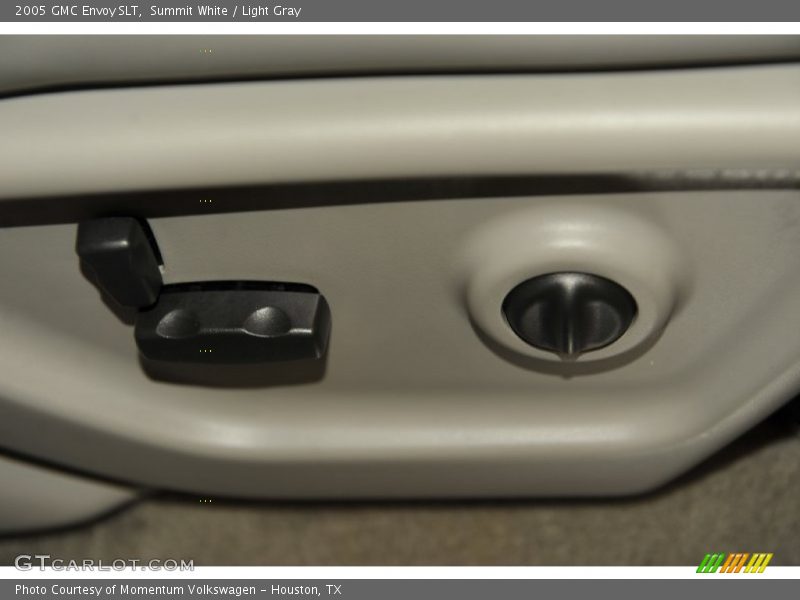 Summit White / Light Gray 2005 GMC Envoy SLT