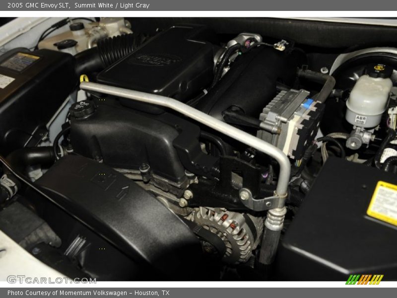 Summit White / Light Gray 2005 GMC Envoy SLT