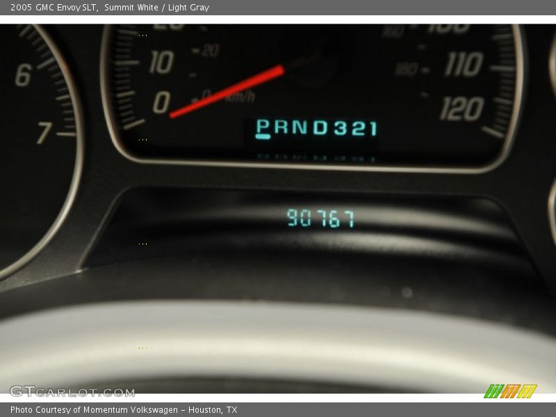 Summit White / Light Gray 2005 GMC Envoy SLT