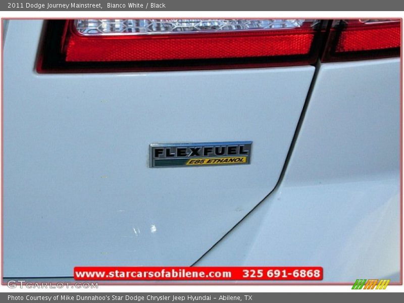 Bianco White / Black 2011 Dodge Journey Mainstreet