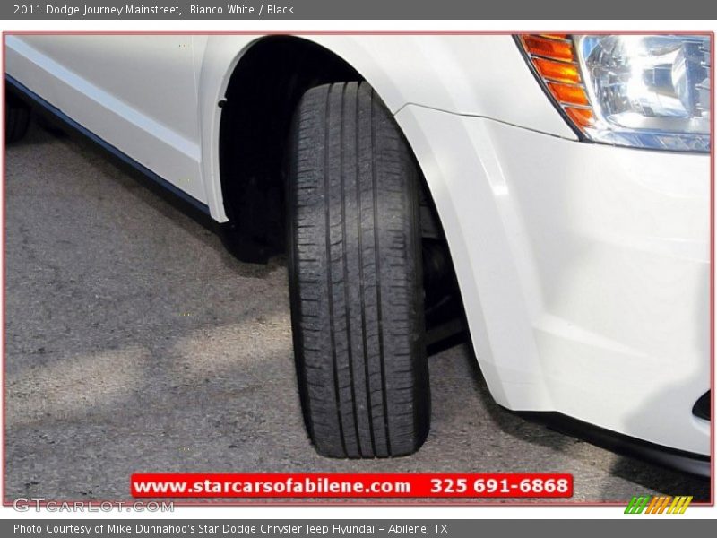 Bianco White / Black 2011 Dodge Journey Mainstreet