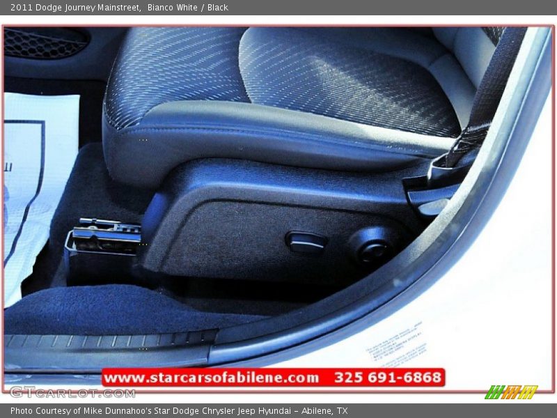 Bianco White / Black 2011 Dodge Journey Mainstreet