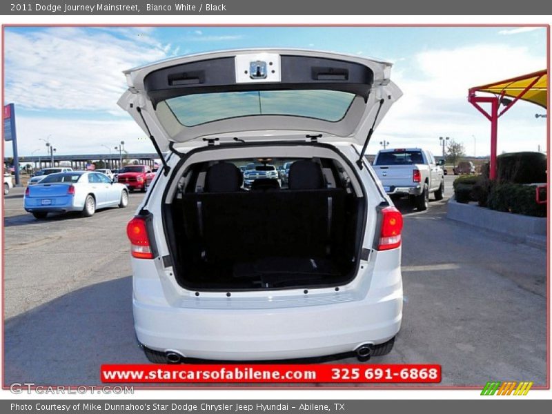 Bianco White / Black 2011 Dodge Journey Mainstreet