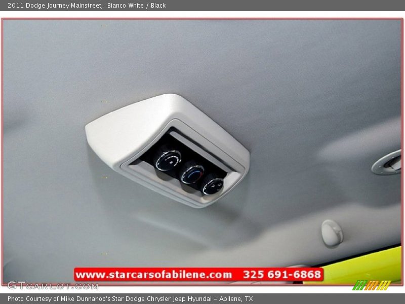 Bianco White / Black 2011 Dodge Journey Mainstreet