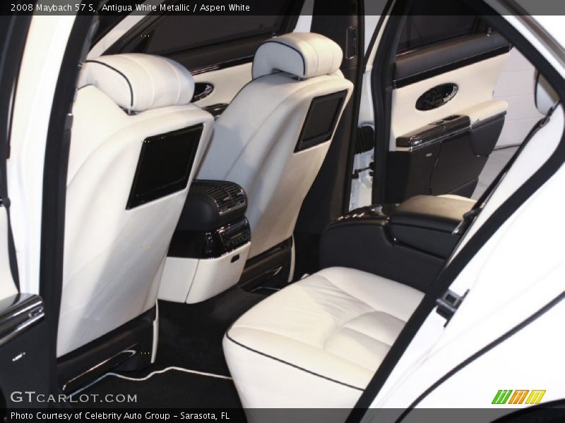  2008 57 S Aspen White Interior