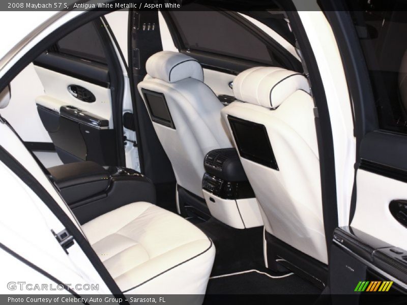  2008 57 S Aspen White Interior