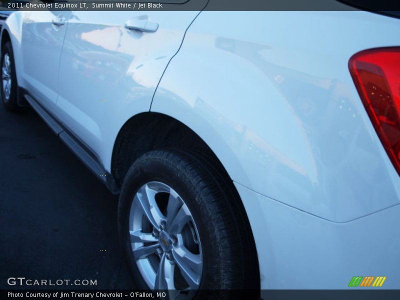 Summit White / Jet Black 2011 Chevrolet Equinox LT