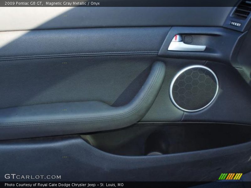 Magnetic Gray Metallic / Onyx 2009 Pontiac G8 GT