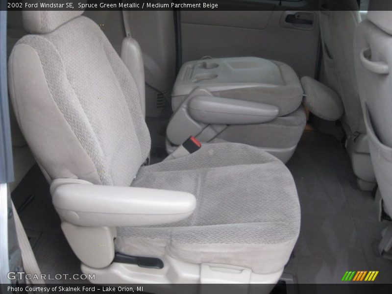 Spruce Green Metallic / Medium Parchment Beige 2002 Ford Windstar SE