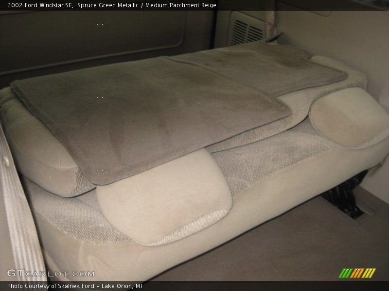Spruce Green Metallic / Medium Parchment Beige 2002 Ford Windstar SE