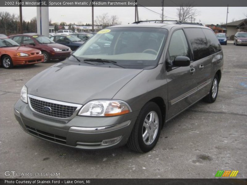 Front 3/4 View of 2002 Windstar SE