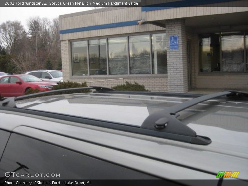 Spruce Green Metallic / Medium Parchment Beige 2002 Ford Windstar SE