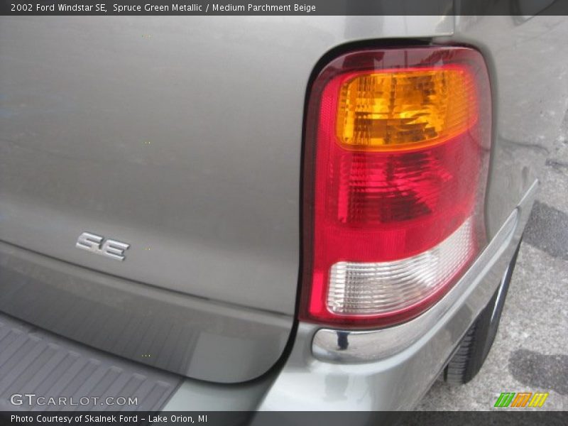 Spruce Green Metallic / Medium Parchment Beige 2002 Ford Windstar SE