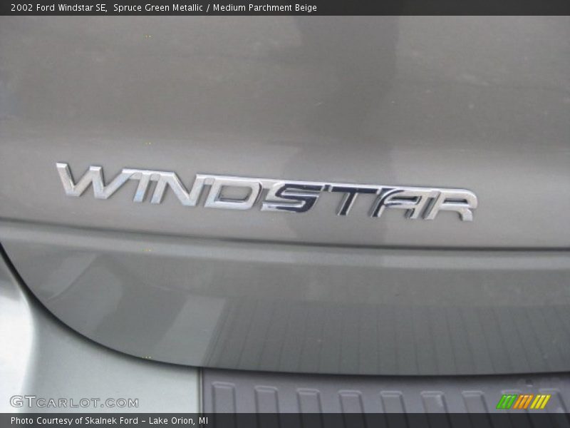 Spruce Green Metallic / Medium Parchment Beige 2002 Ford Windstar SE