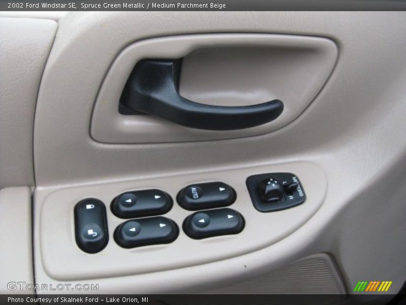 Spruce Green Metallic / Medium Parchment Beige 2002 Ford Windstar SE