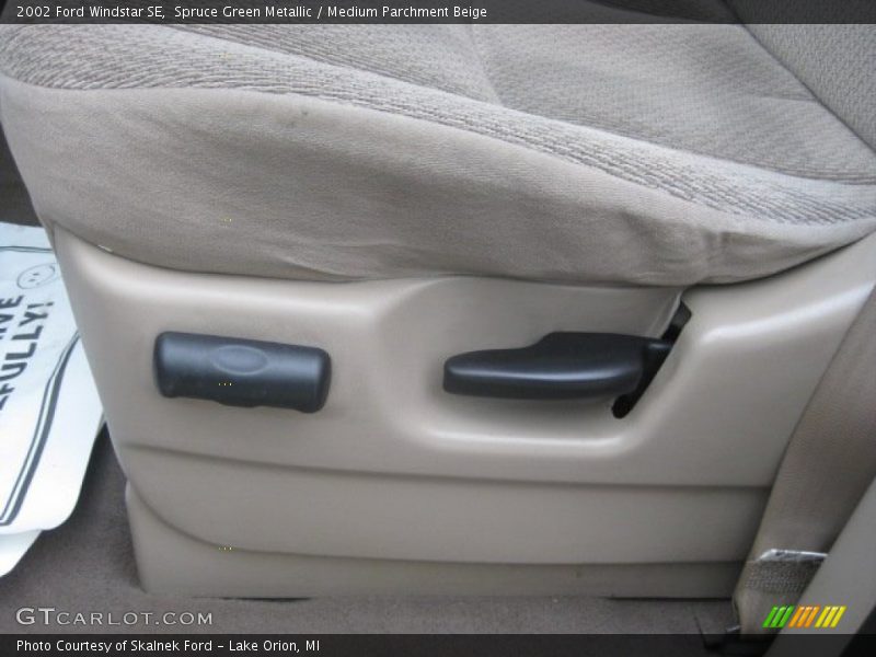 Spruce Green Metallic / Medium Parchment Beige 2002 Ford Windstar SE