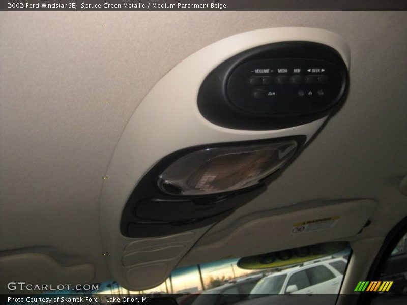 Spruce Green Metallic / Medium Parchment Beige 2002 Ford Windstar SE