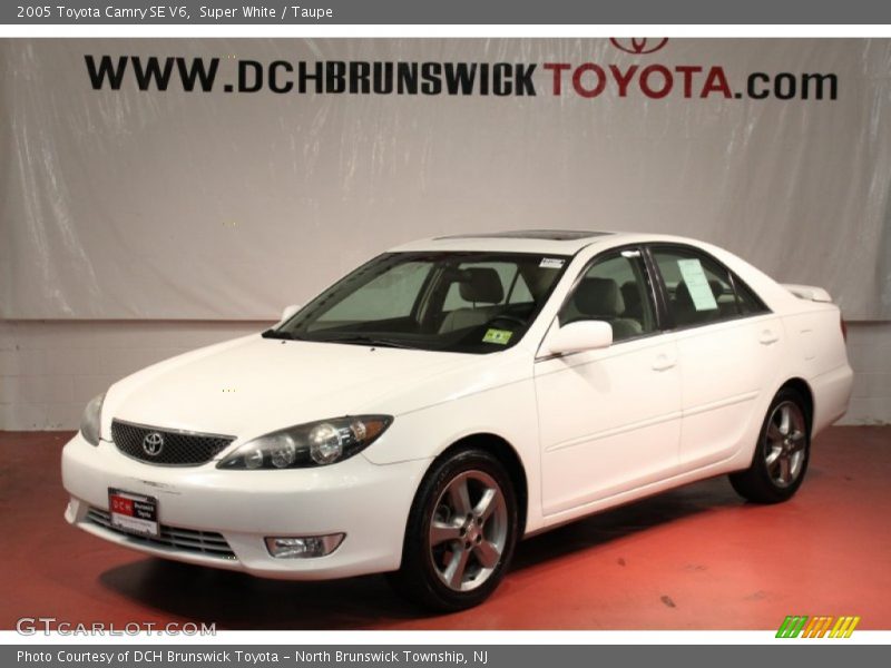 Super White / Taupe 2005 Toyota Camry SE V6