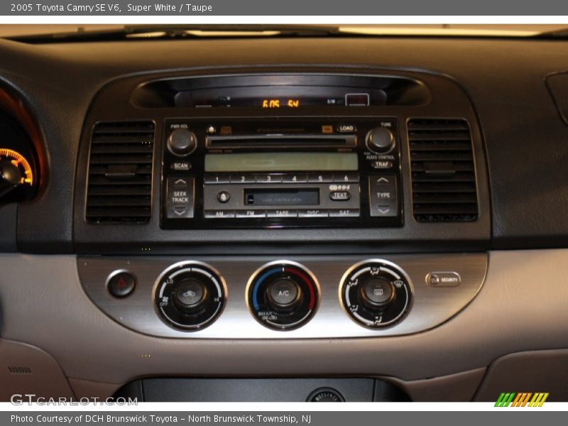 Super White / Taupe 2005 Toyota Camry SE V6