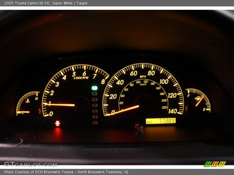 Super White / Taupe 2005 Toyota Camry SE V6