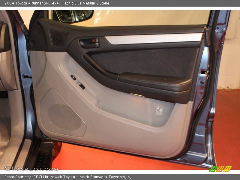 Pacific Blue Metallic / Stone 2004 Toyota 4Runner SR5 4x4